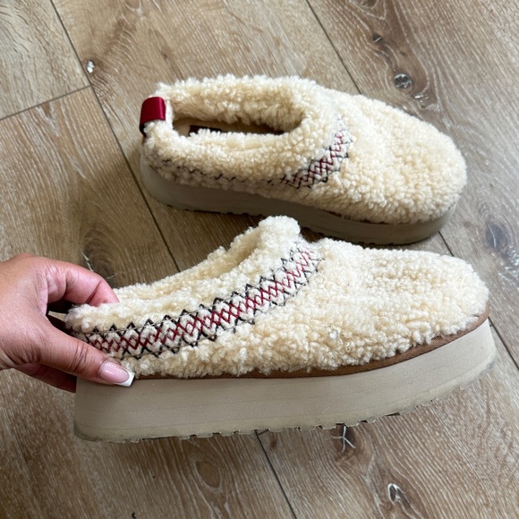 UGG Shoes - UGG Cream Sherpa Slip-On Clog with Red Stitch Detail